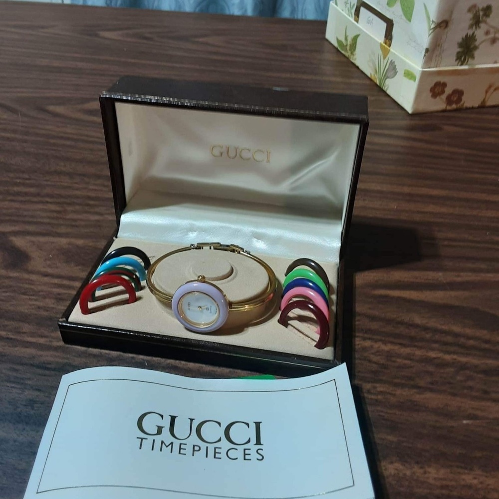 UNBELIEVABLE FIND! Vintage Gucci 1100 L change bezel watch